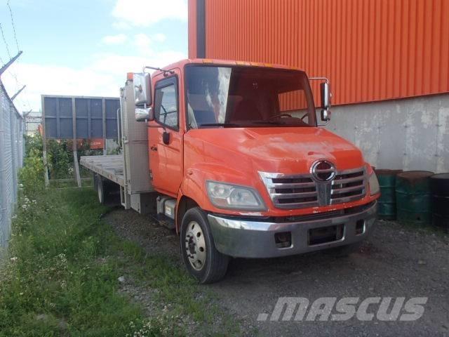 Hino 185 Tovornjaki s kesonom/platojem