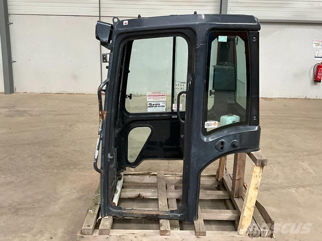 Kubota U 48-4 / U 55-4 Kabine in notranjost
