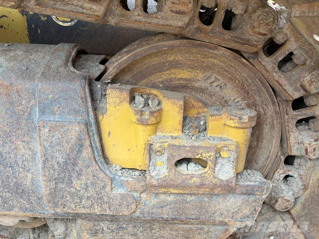 Komatsu D65PX-18 Buldožerji goseničarji