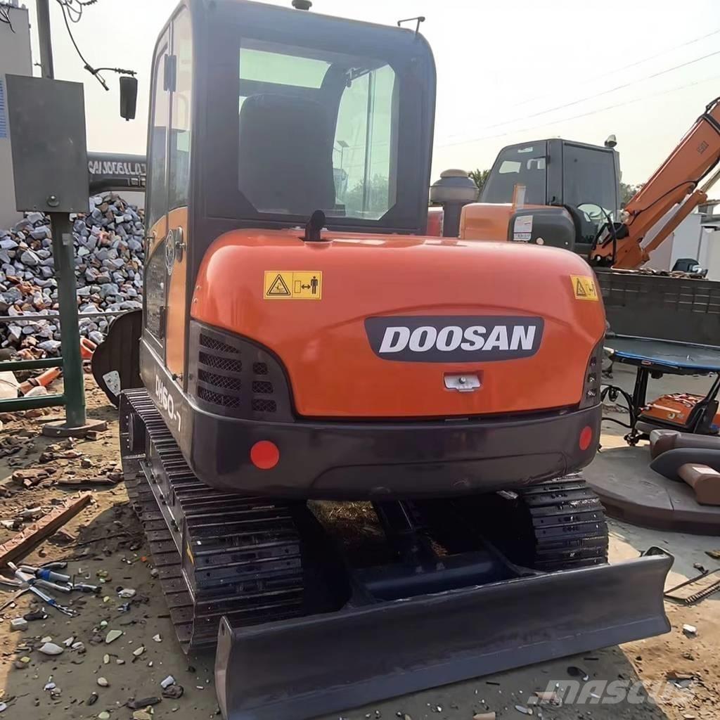 Doosan DH 60 Mini bagri <7t
