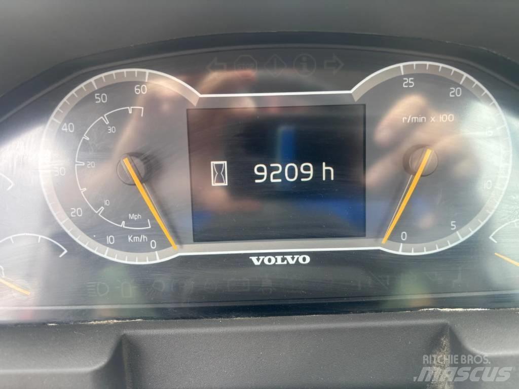 Volvo L 260 H Kolesni nakladalci