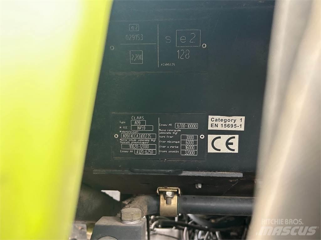 CLAAS Axion 810 Traktorji