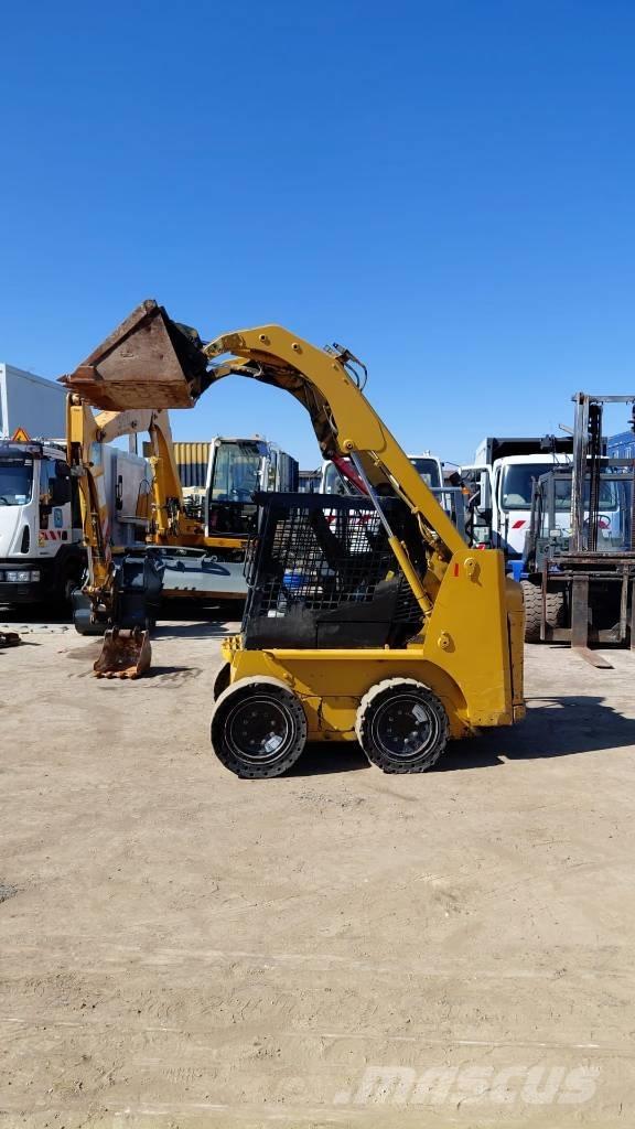 CAT 216 B Mini nakladalci