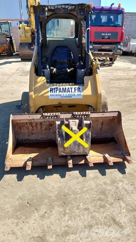 CAT 216 B Mini nakladalci