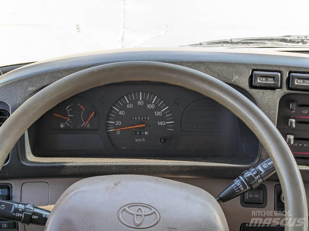 Toyota Coaster Bus Mini avtobusi