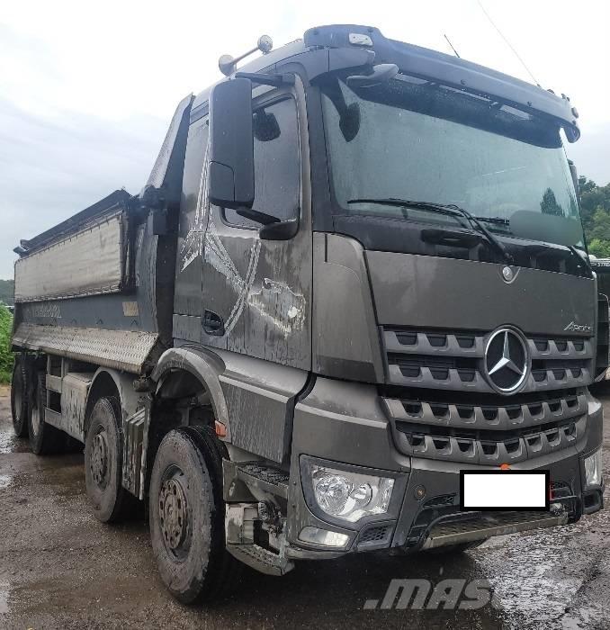 Mercedes-Benz 3951K Ne cestni demperji