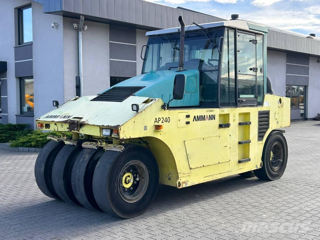 Ammann AP 240 Kolesni valjarji s pnevmatikami