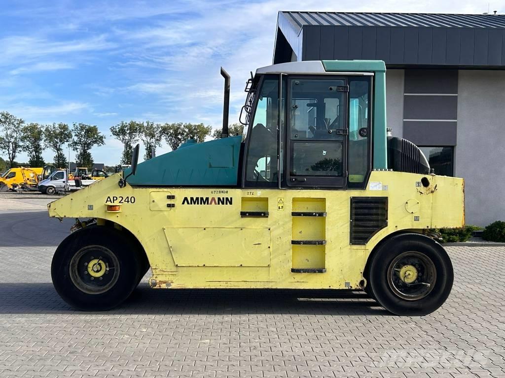 Ammann AP 240 Kolesni valjarji s pnevmatikami