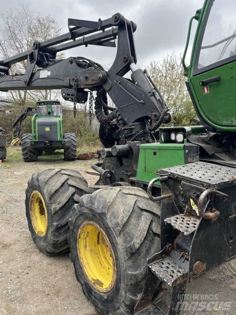 John Deere 1170 E Harvesterji