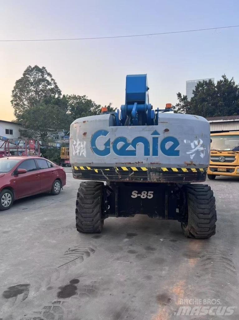 Genie S 85 Teleskopske dvižne ploščadi