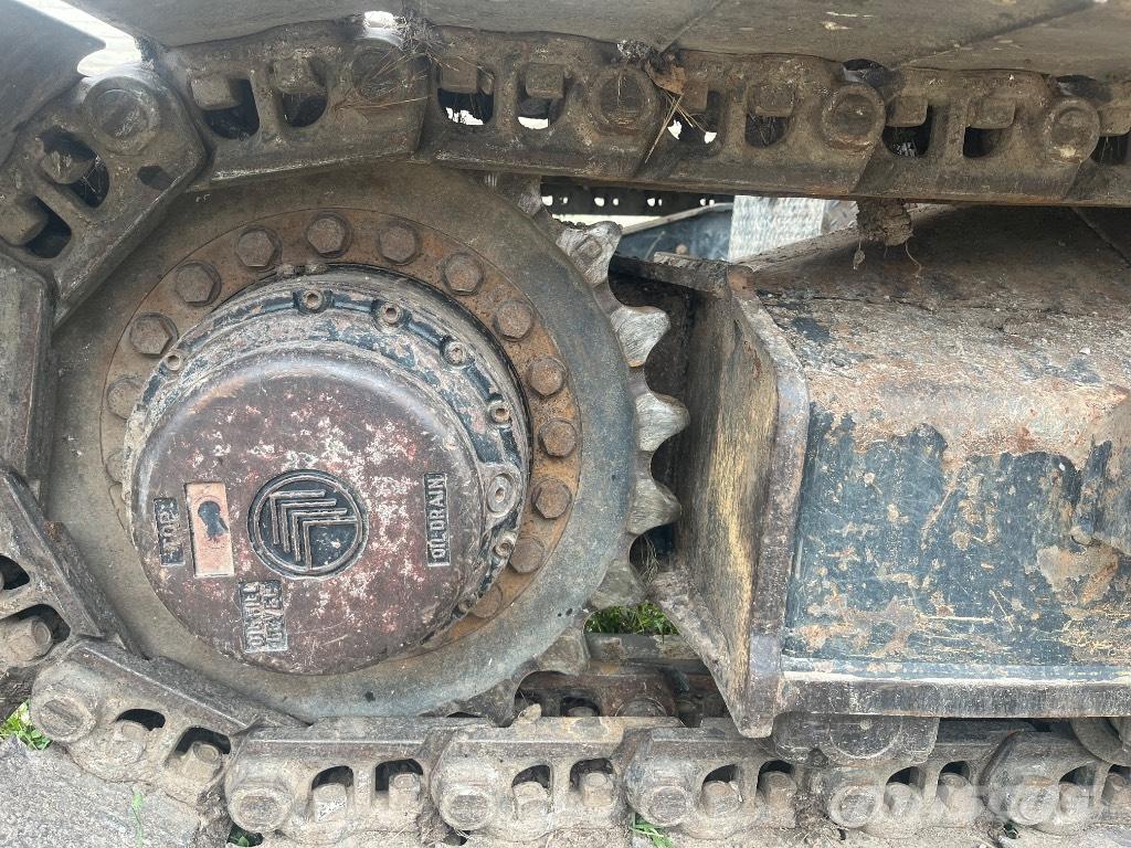 JCB JS 220 LC Bagri goseničarji