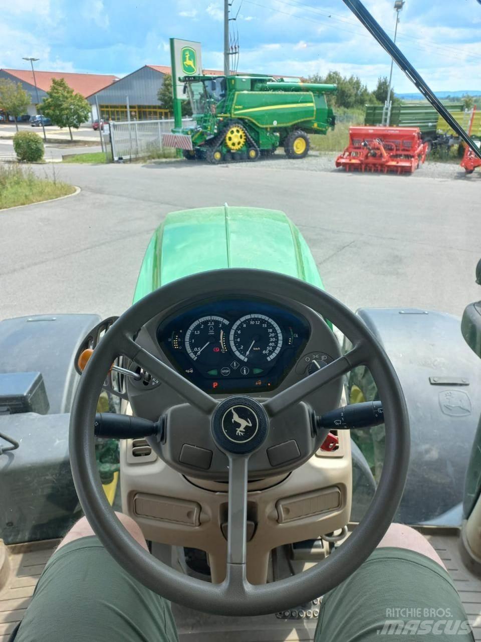 John Deere 6215R Traktorji