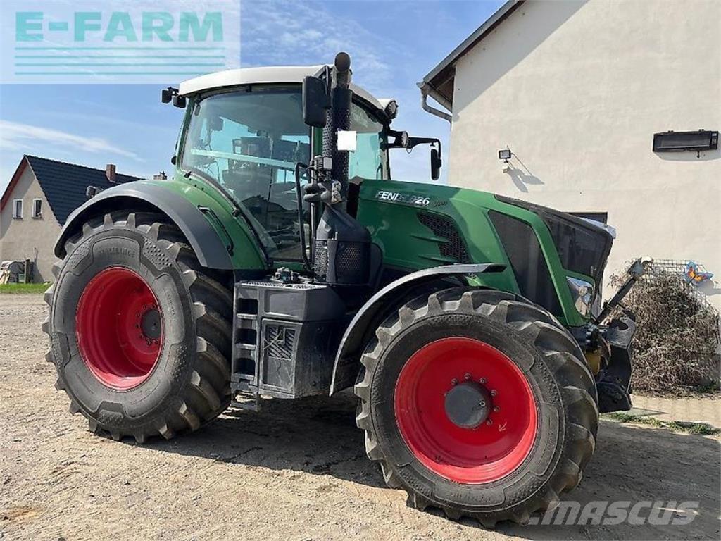 Fendt 826 vario Traktorji