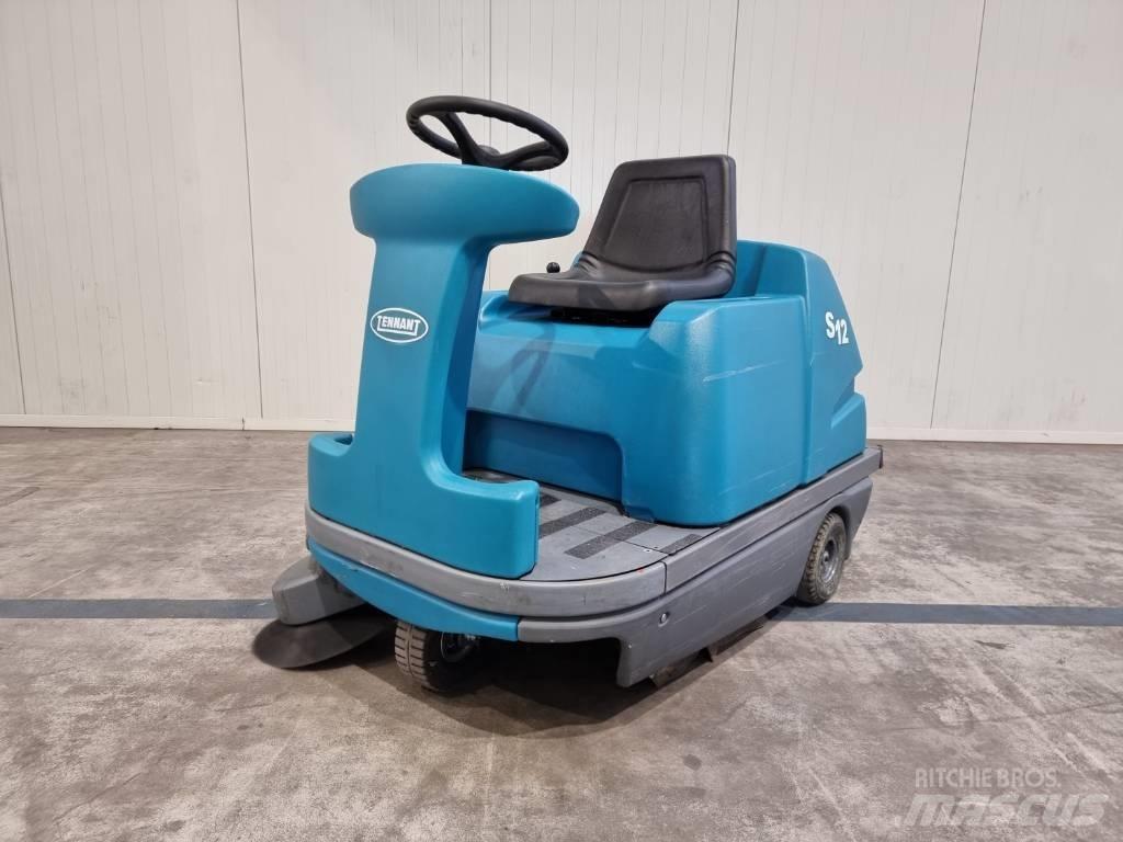 Tennant S12 Cestni pometači