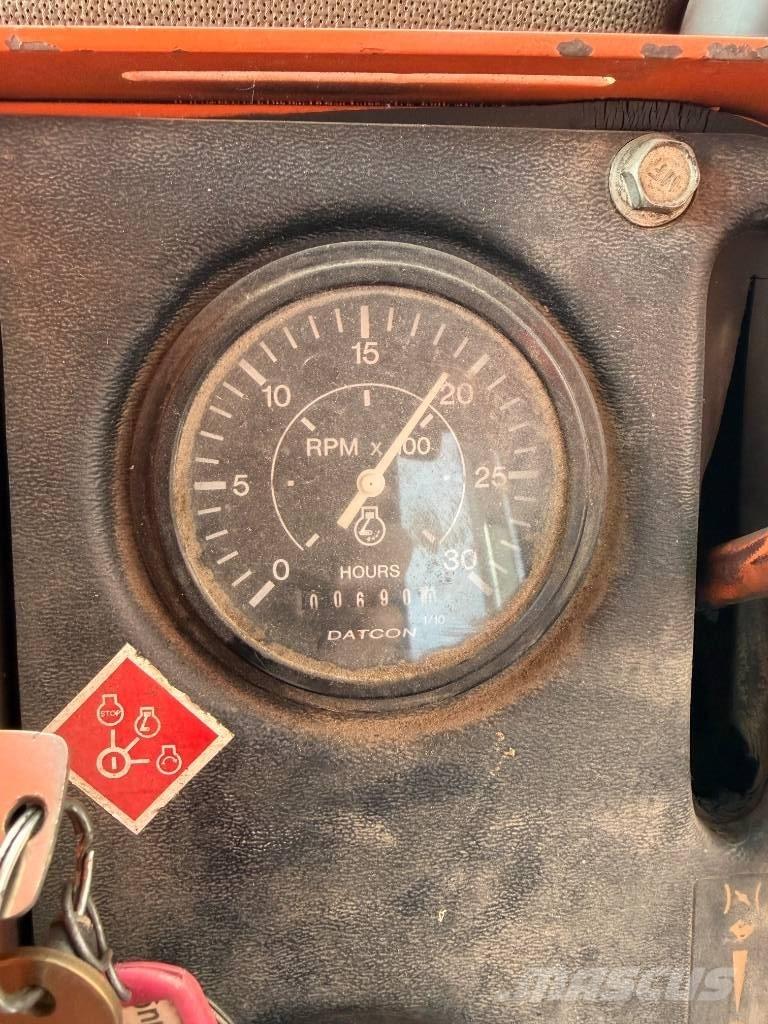 Ditch Witch 8020 T Freze za kopanje jarkov Trenčerji