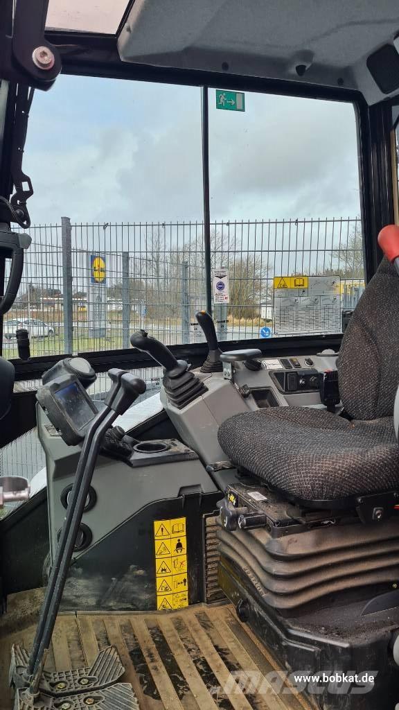 Bobcat E 60 Mini bagri <7t