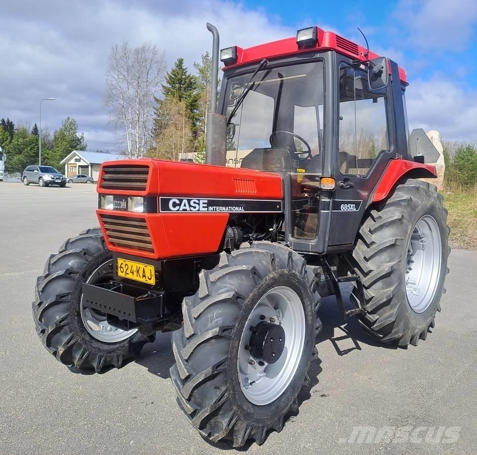 Case IH 685 XL Traktorji