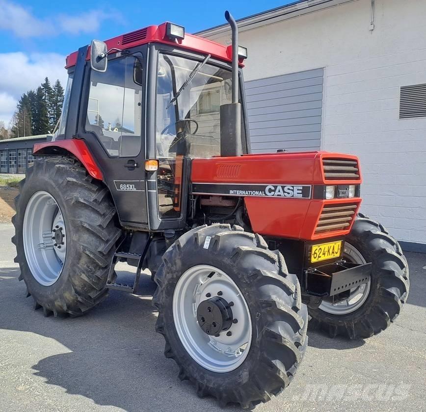 Case IH 685 XL Traktorji
