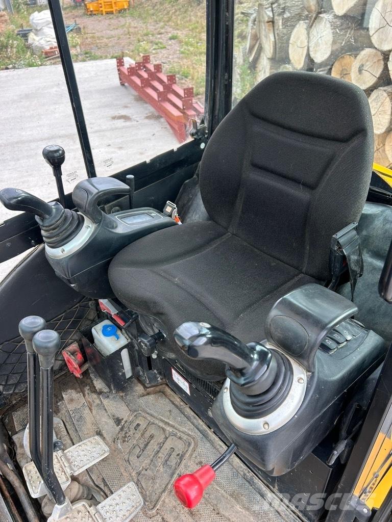 JCB 8026 CTS Mini bagri <7t
