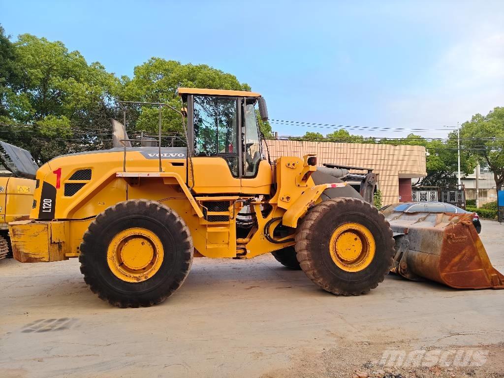 Volvo L 120 Kolesni nakladalci