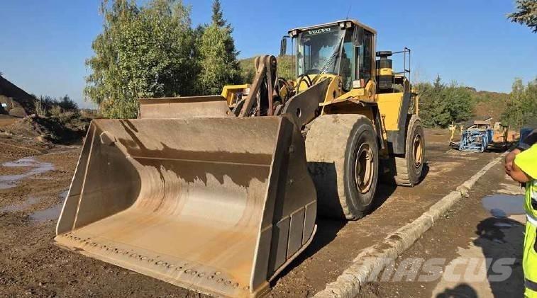 Volvo L 220 F Kolesni nakladalci