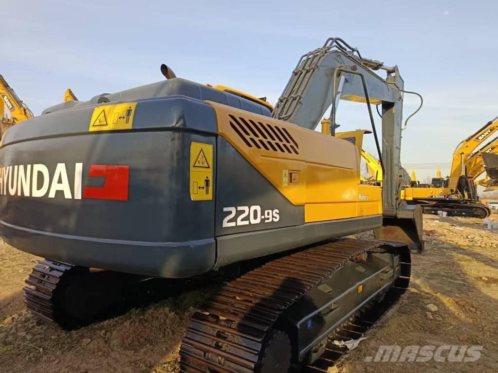 Hyundai 220-9s Bagri goseničarji