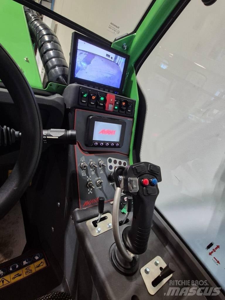Avant 640 Skid steer mini nakladalci
