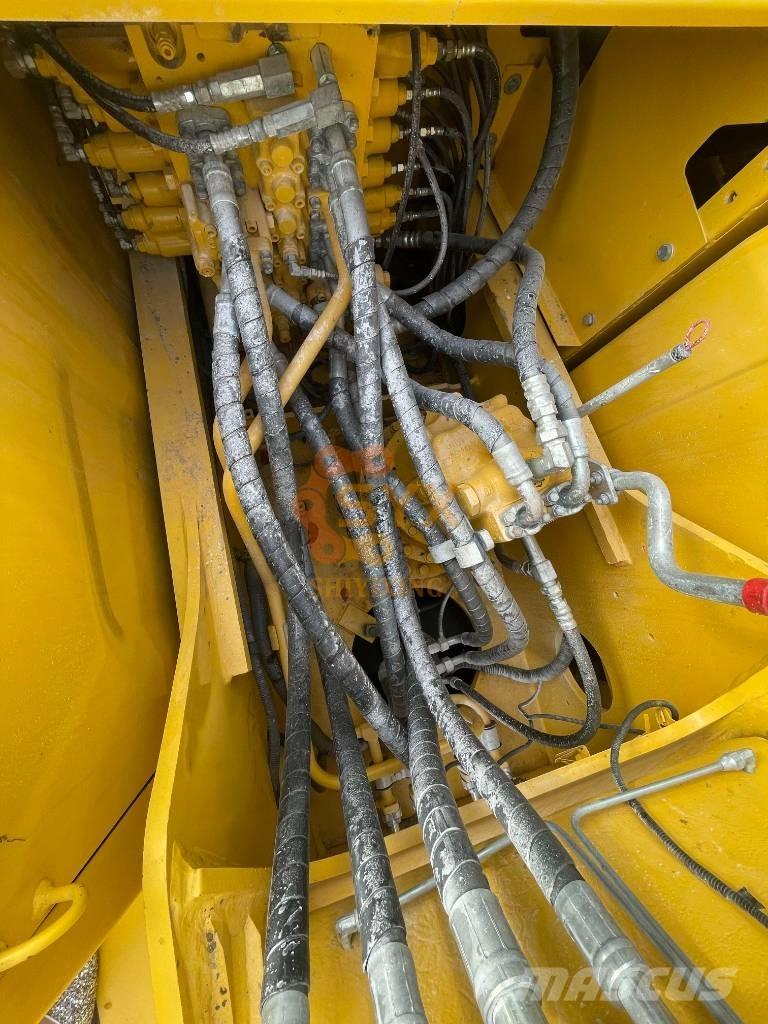 Komatsu PC 200-8 Bagri goseničarji