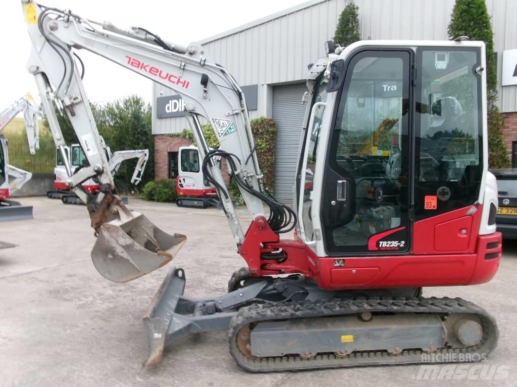 Takeuchi TB235-2 Mini bagri <7t