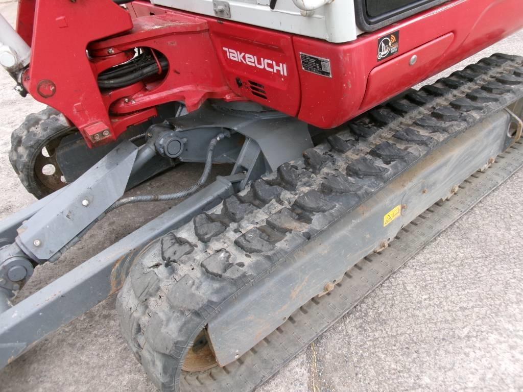 Takeuchi TB235-2 Mini bagri <7t