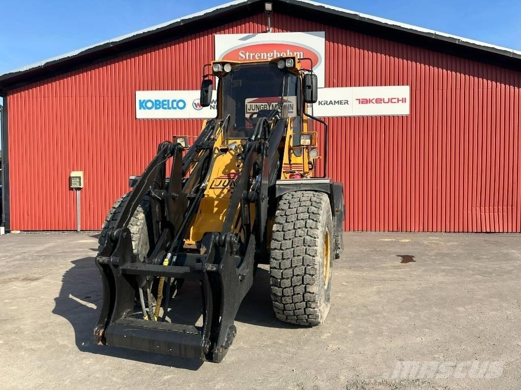 Ljungby L 15 Kolesni nakladalci