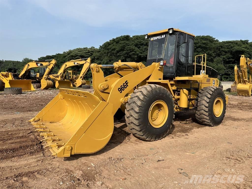 CAT 966F Kolesni nakladalci