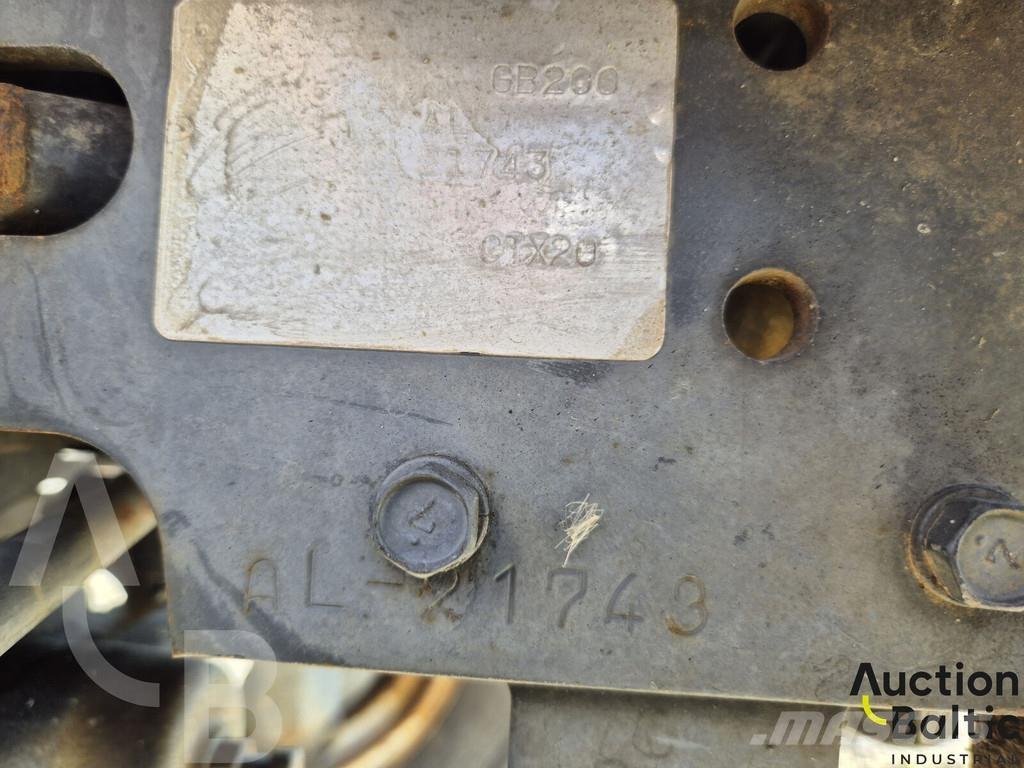 Hitachi CTX20 Traktorji