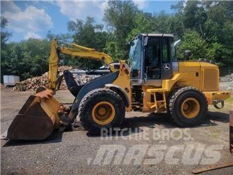 John Deere 624k Kolesni nakladalci