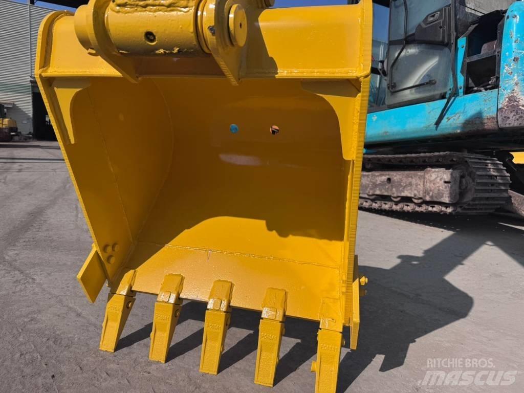 Komatsu PC 56 Bagri goseničarji