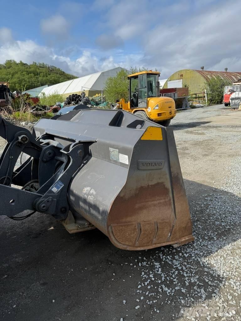 Volvo L 70 H Kolesni nakladalci
