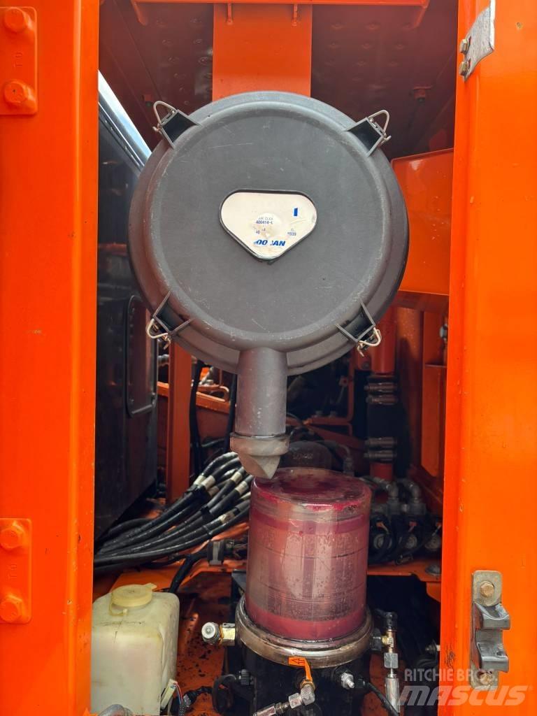 Doosan DX 225 LC-3 Bagri goseničarji