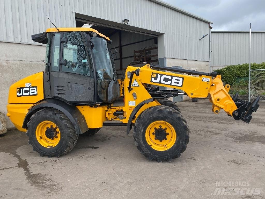 JCB TM 220 Kmetijski teleskopski nakladalci