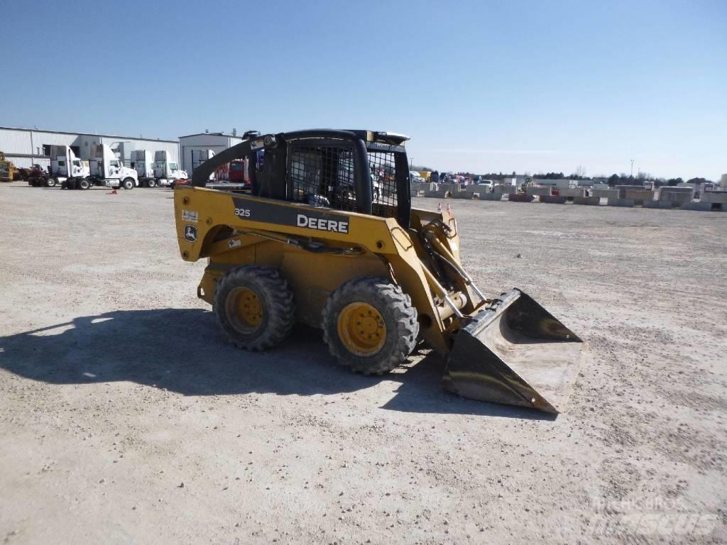 John Deere 325 Skid steer mini nakladalci