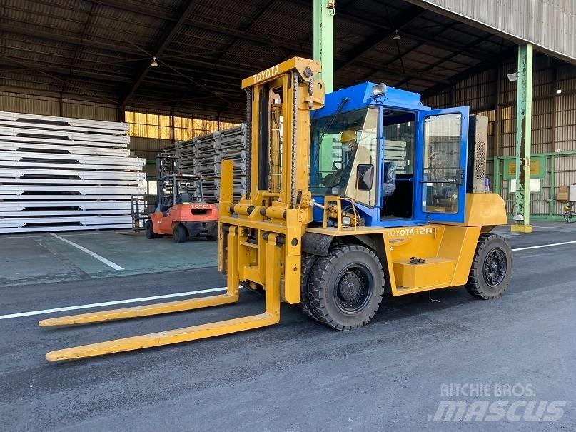 Toyota 4FD120 Dizelski viličarji