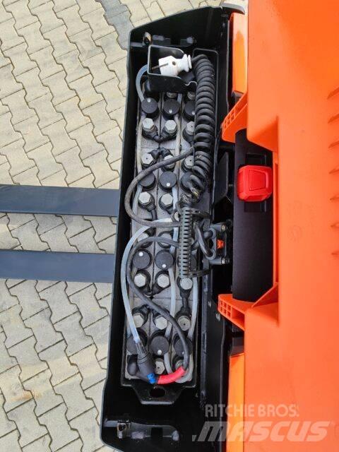 BT LWE140 Ročni električni viličar