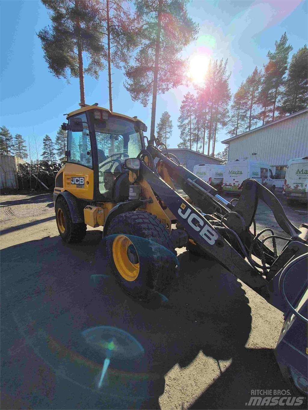 JCB 407 Kolesni nakladalci