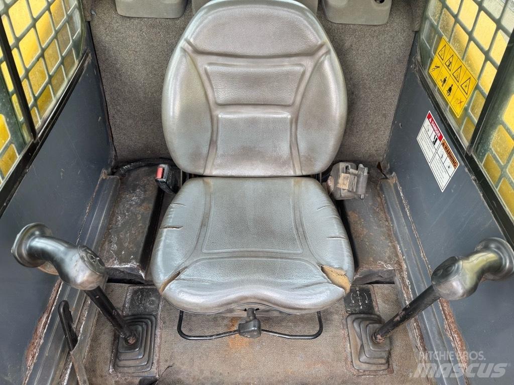 Gehl 6640 Skid steer mini nakladalci
