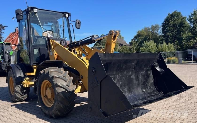 CAT 908M Radlader Kolesni nakladalci
