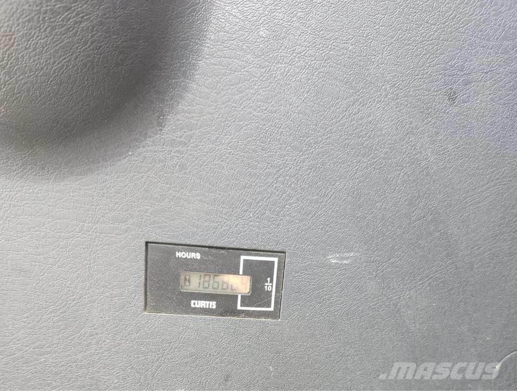 Hyundai Robex 300 LC Bagri goseničarji