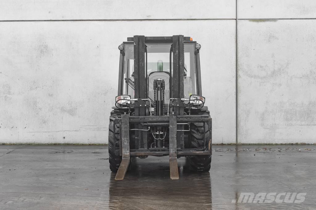 Manitou MC 30-4 D Dizelski viličarji