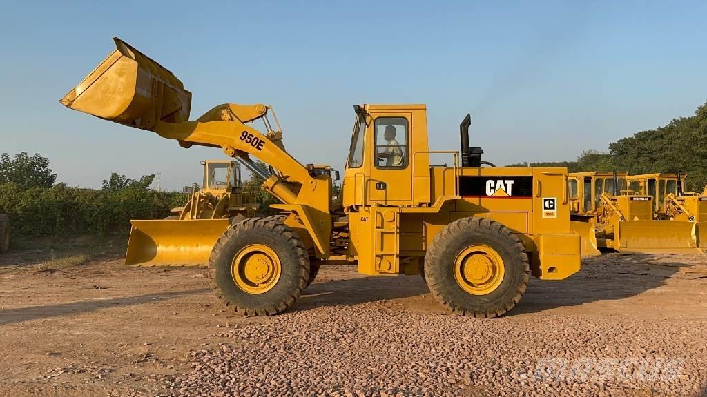 CAT 950E Kolesni nakladalci