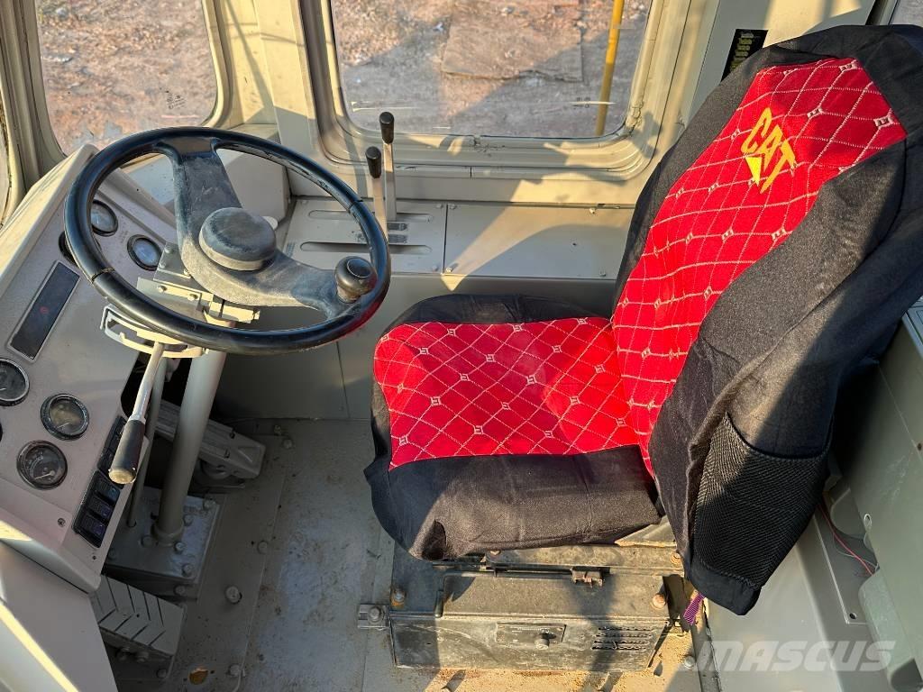 CAT 950E Kolesni nakladalci