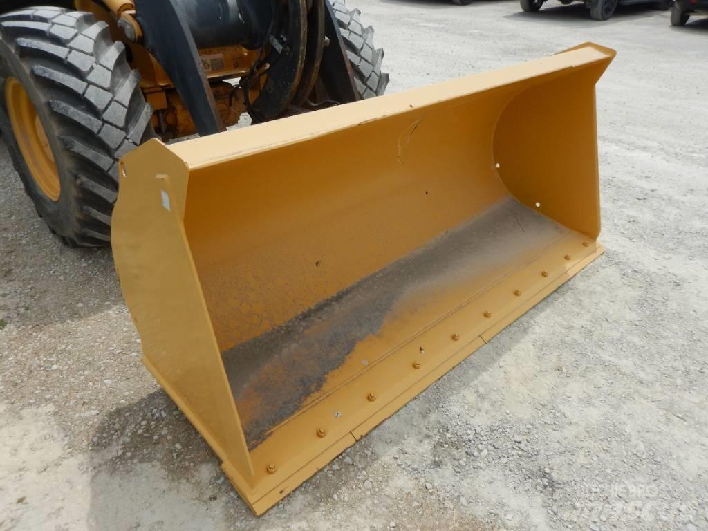 John Deere 244K Kolesni nakladalci