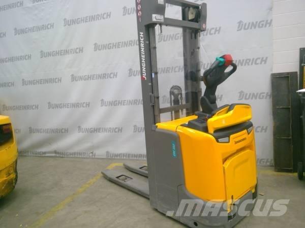 Jungheinrich ERC 212 Samopogonski ročni viličarji
